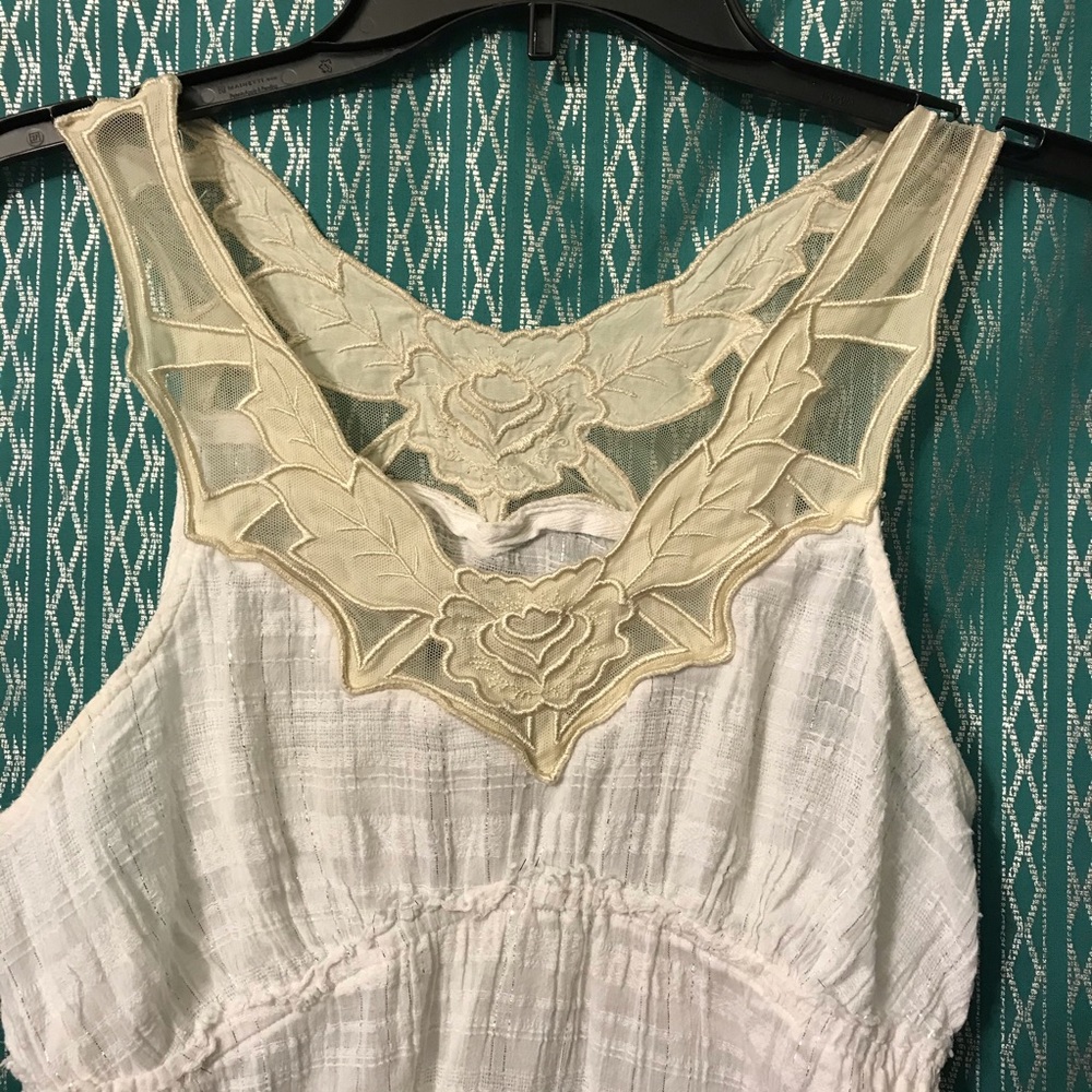 Free People white and cream tank with silver sz 6